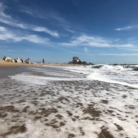 Miramar Beach House Дом отдыха
